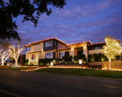 Rollingwood Drive Red & White